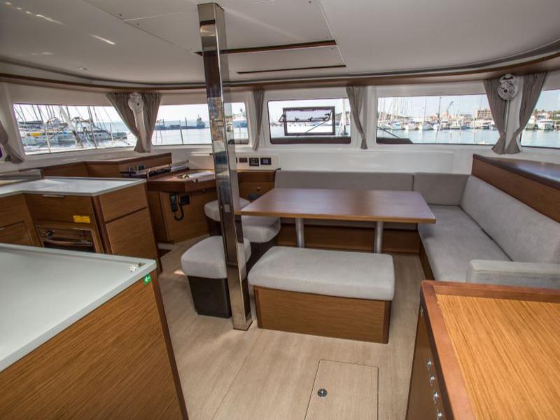 Book yachts online - catamaran - Lagoon 46 - Sea Star - rent