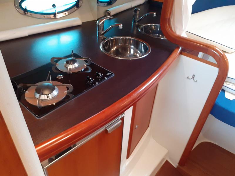 Book yachts online - motorboat - Airon M. 325 - SEAKOS - rent