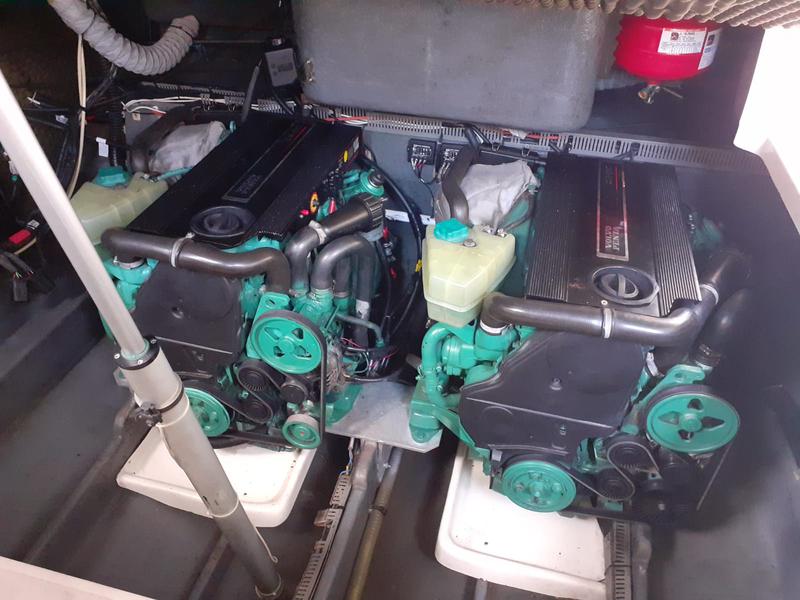 Book yachts online - motorboat - Airon M. 325 - SEAKOS - rent