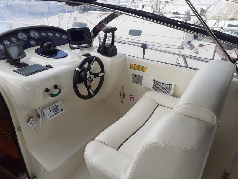 Book yachts online - motorboat - Airon M. 325 - SEAKOS - rent