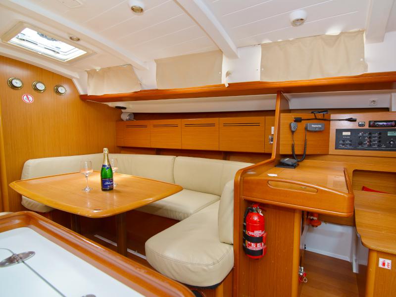 Book yachts online - sailboat - Beneteau Cyclades 50.5 - SaPhiSo III - rent