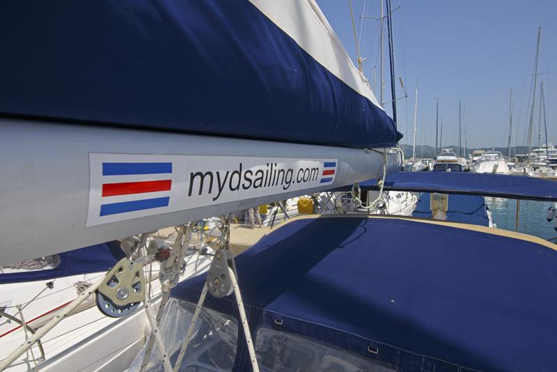 Book yachts online - sailboat - Beneteau Cyclades 39.3 - Helena - rent