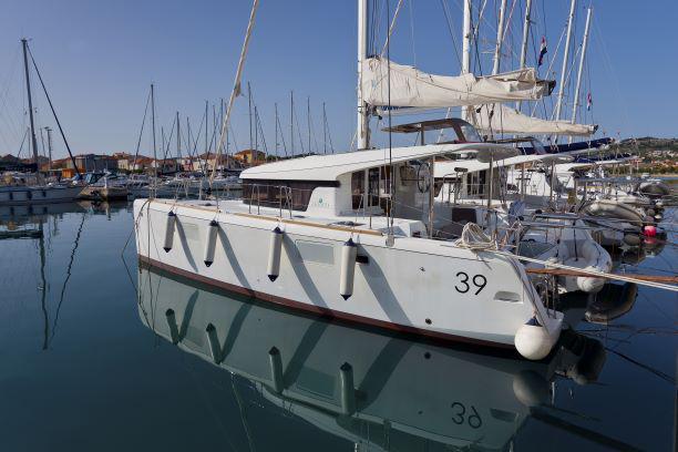 Book yachts online - sailboat - Elan 344 Impression - Amazone - rent