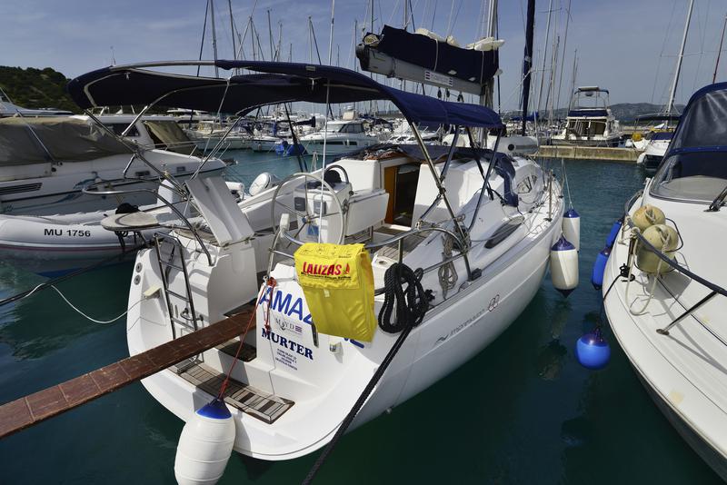 Book yachts online - sailboat - Elan 344 Impression - Amazone - rent