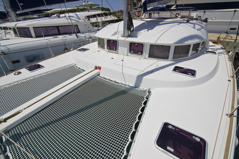 Book yachts online - catamaran - Lagoon 380 - Moonshadow - rent