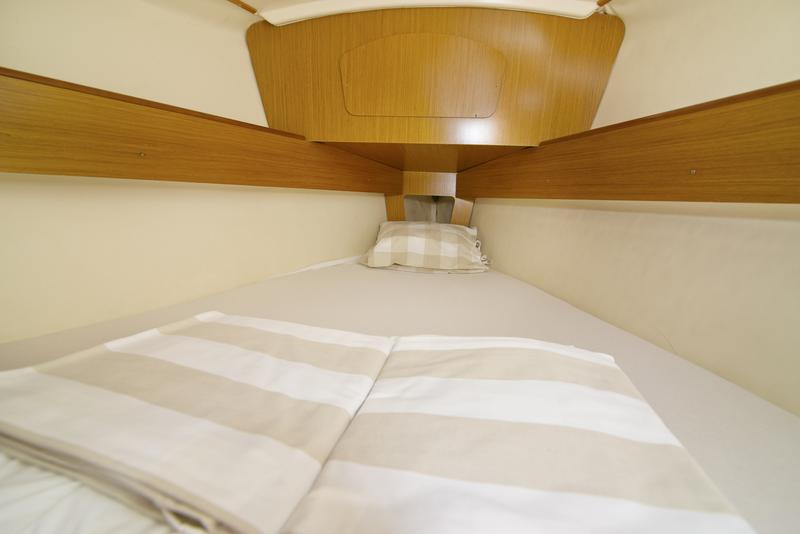 Book yachts online - sailboat - Sun Odyssey 32 - Carmen - rent