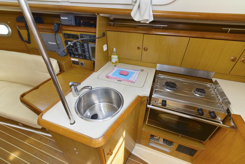 Book yachts online - sailboat - Sun Odyssey 32 - Carmen - rent
