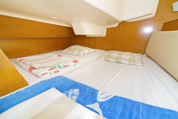 Book yachts online - sailboat - Sun Odyssey 32 - Carmen - rent
