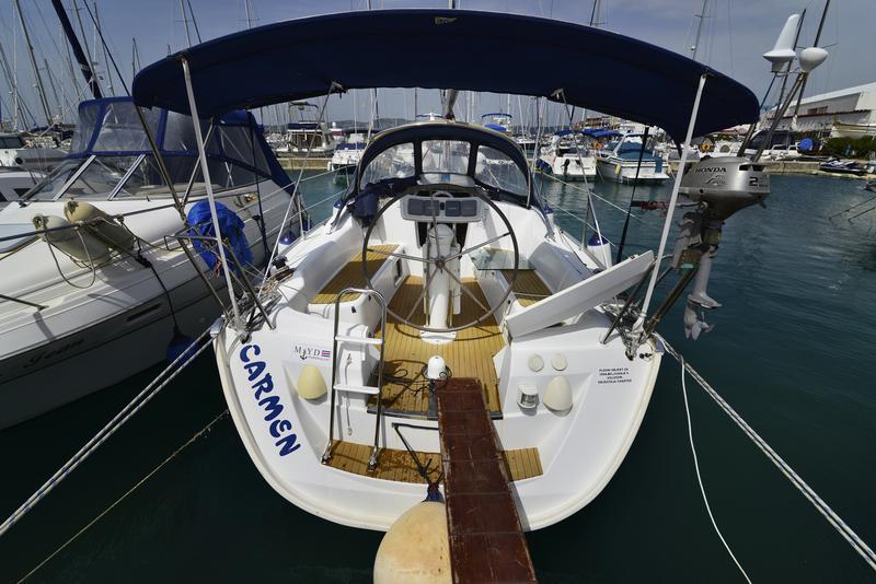 Book yachts online - sailboat - Sun Odyssey 32 - Carmen - rent