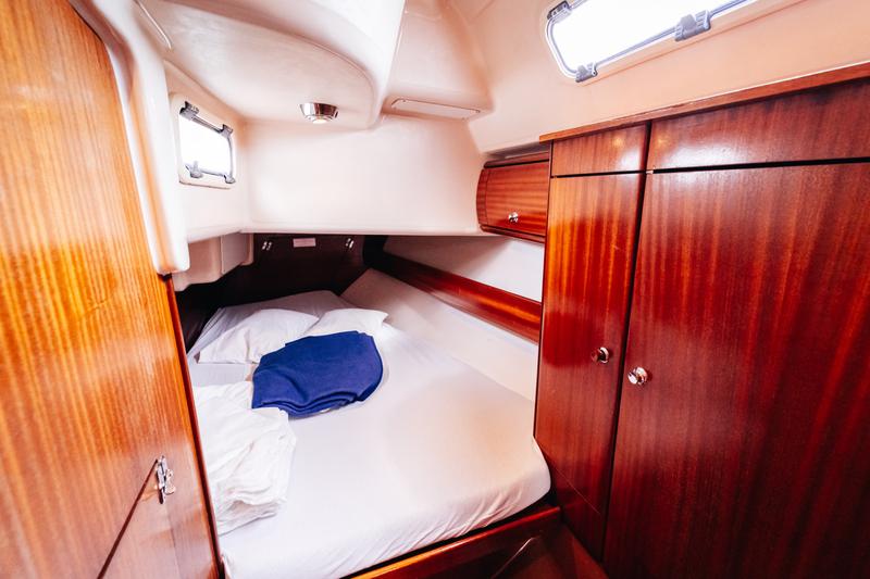 Book yachts online - sailboat - Bavaria 36 Cruiser - Dolkar - rent