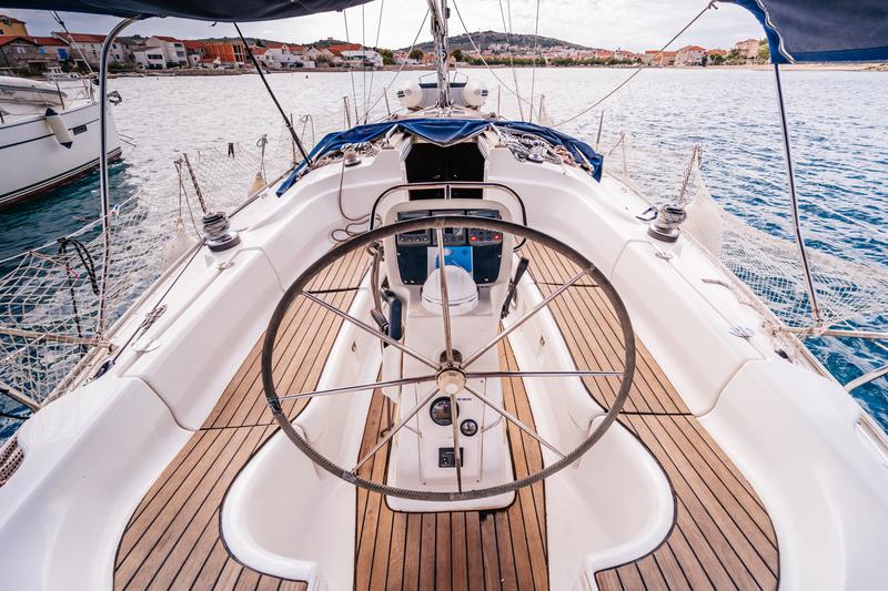 Book yachts online - sailboat - Bavaria 36 Cruiser - Dolkar - rent