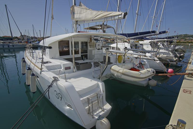 Book yachts online - catamaran - Lagoon 39 - Tortola - rent