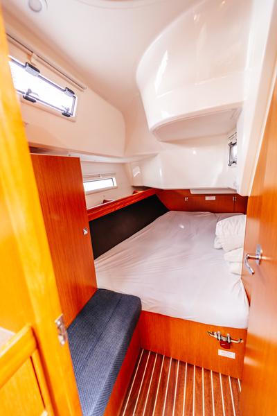 Book yachts online - sailboat - Bavaria Cruiser 37 - Flinx - rent
