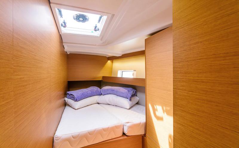Book yachts online - sailboat - Sun Odyssey 490 - Aurora - rent