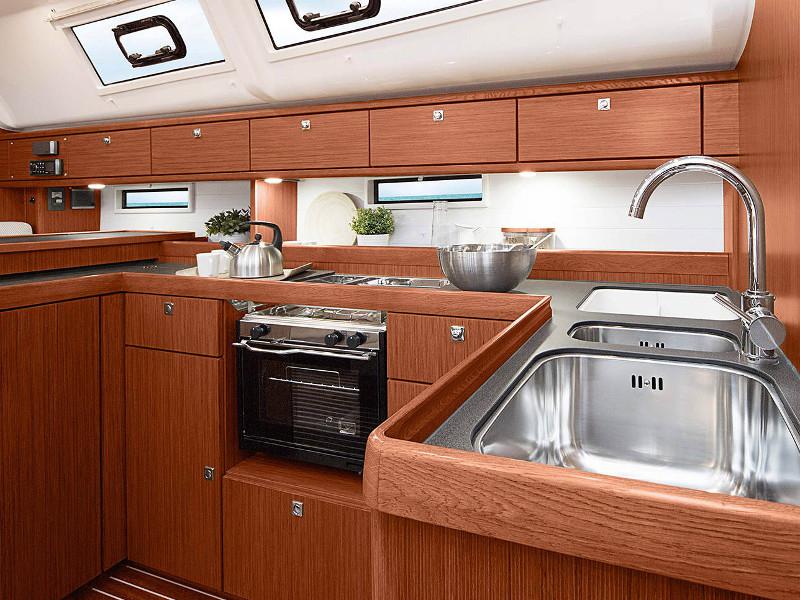 Book yachts online - sailboat - Bavaria Cruiser 51 - Jozefina - rent