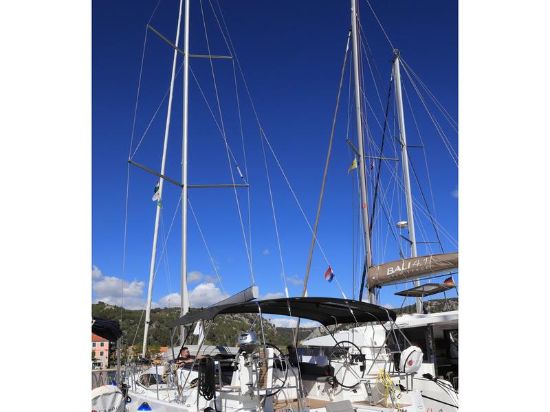 Book yachts online - sailboat - Jeanneau 54 - Il Gatto - rent