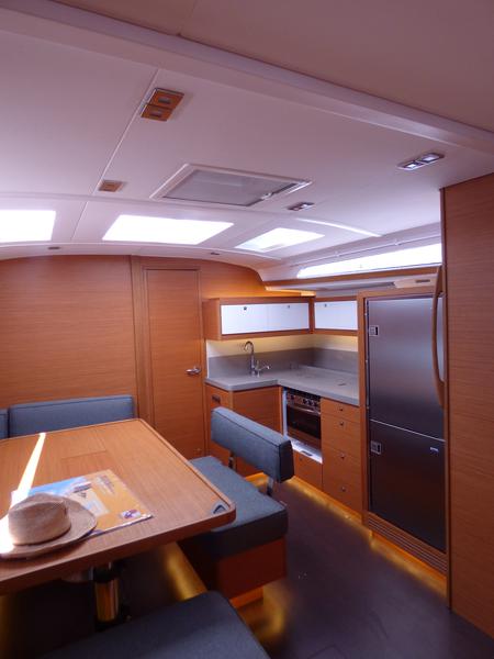 Book yachts online - sailboat - Dufour 470 - BALU - rent