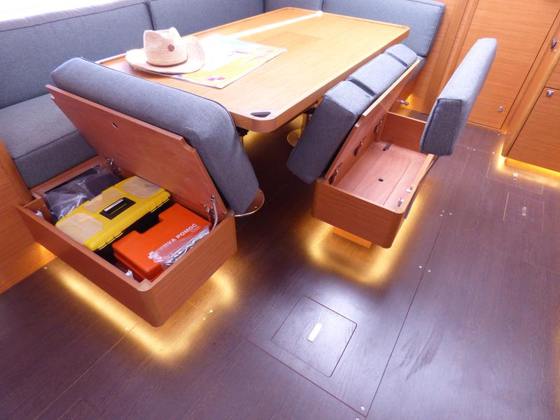 Book yachts online - sailboat - Dufour 470 - BALU - rent