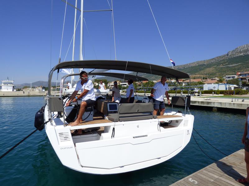 Book yachts online - sailboat - Dufour 470 - BALU - rent