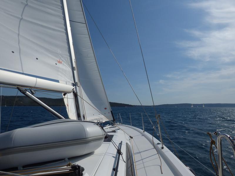 Book yachts online - sailboat - Dufour 470 - BALU - rent