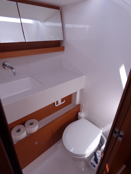 Book yachts online - sailboat - Dufour 470 - BALU - rent