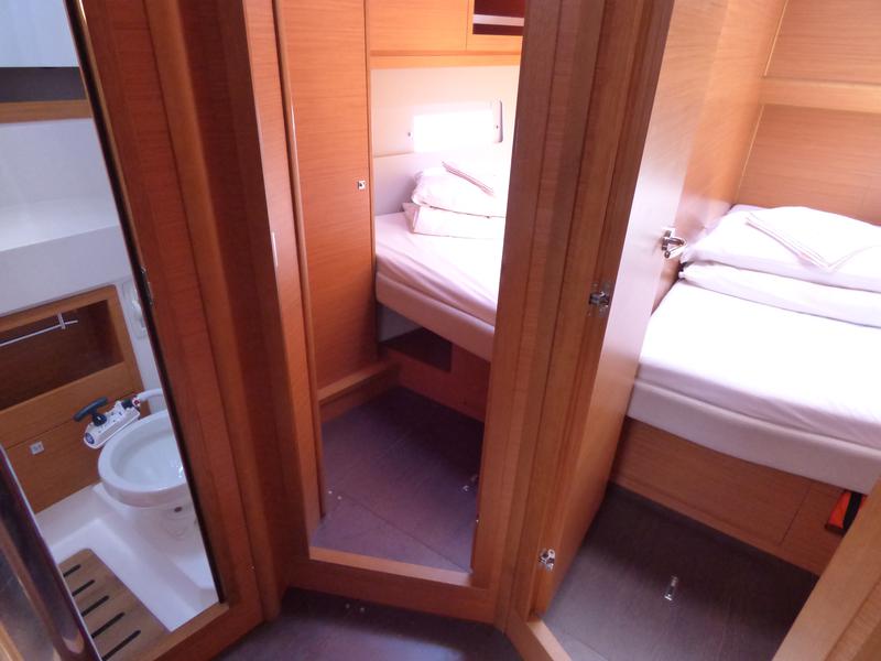 Book yachts online - sailboat - Dufour 470 - BALU - rent