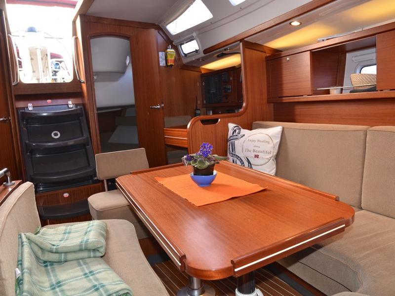 Book yachts online - sailboat - Delphia 40 - Arctic Sky - rent
