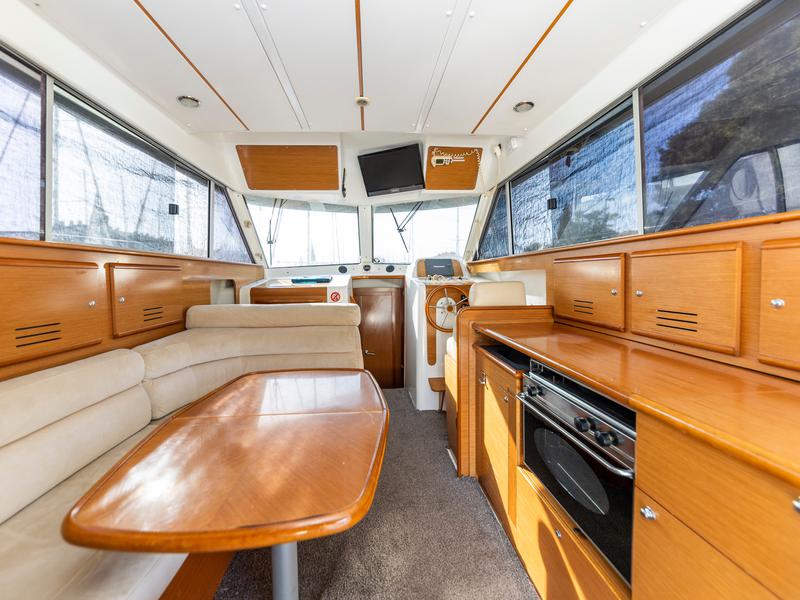Book yachts online - motorboat - Antares 10.80 - Hantobas - rent