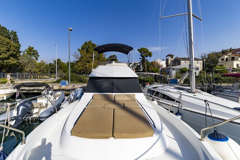 Book yachts online - motorboat - Antares 10.80 - Hantobas - rent