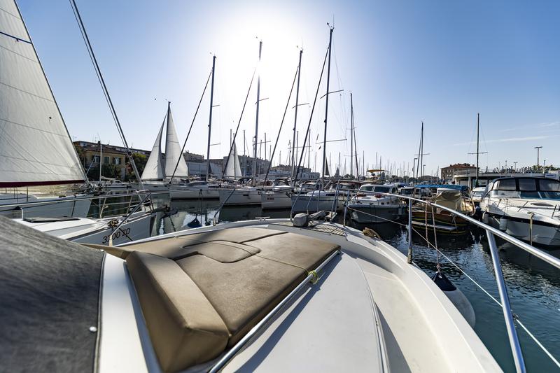 Book yachts online - motorboat - Antares 10.80 - Hantobas - rent