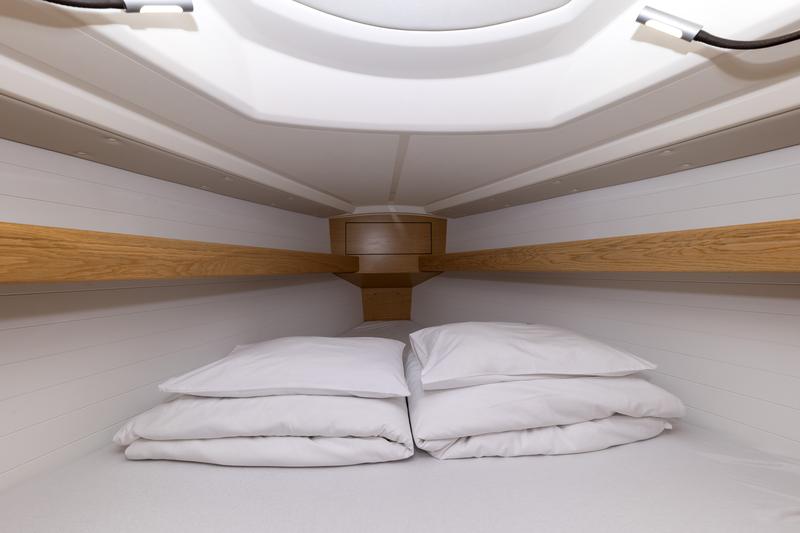 Book yachts online - sailboat - Bavaria Cruiser 34 Style - Lina - rent