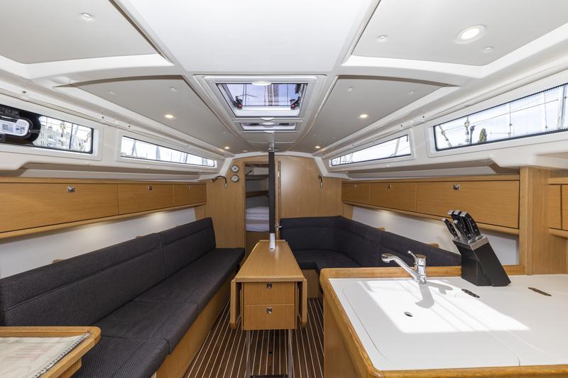 Book yachts online - sailboat - Bavaria Cruiser 34 Style - Lina - rent