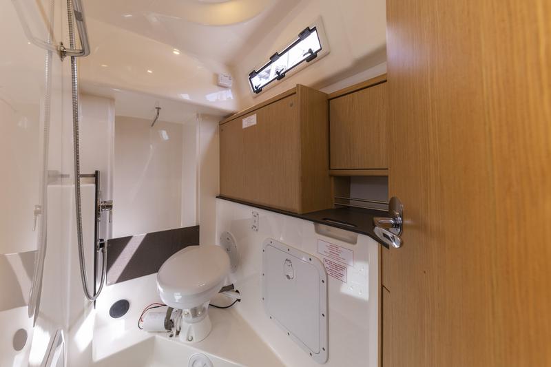 Book yachts online - sailboat - Bavaria Cruiser 34 Style - Lina - rent