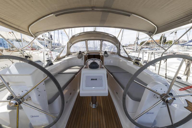 Book yachts online - sailboat - Bavaria Cruiser 34 Style - Lina - rent