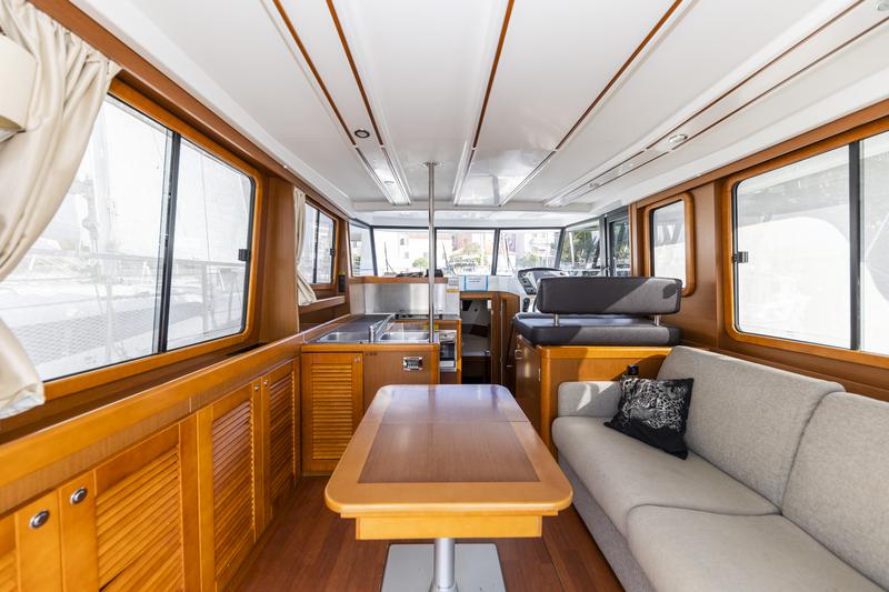 Book yachts online - motorboat - Swift Trawler 34 Fly - Blue Sky - rent