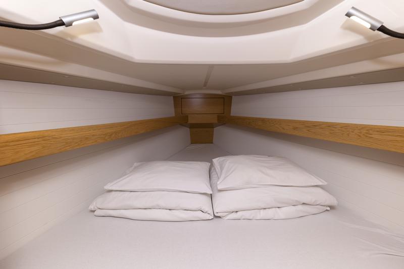 Book yachts online - sailboat - Bavaria Cruiser 34 Style - Lena - rent