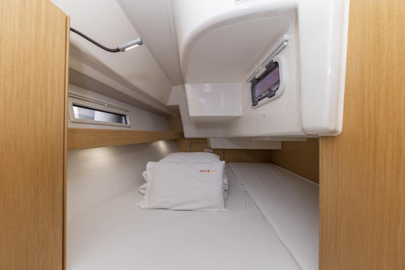Book yachts online - sailboat - Bavaria Cruiser 34 Style - Lena - rent