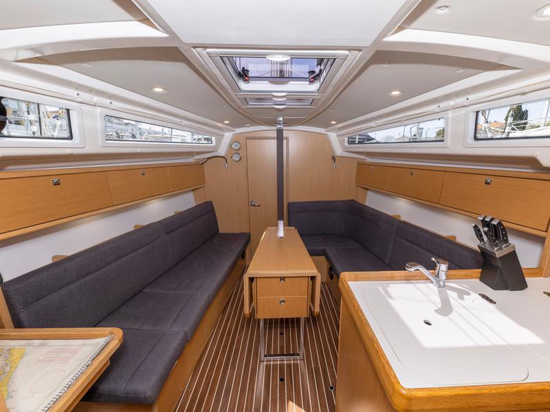 Book yachts online - sailboat - Bavaria Cruiser 34 Style - Lena - rent