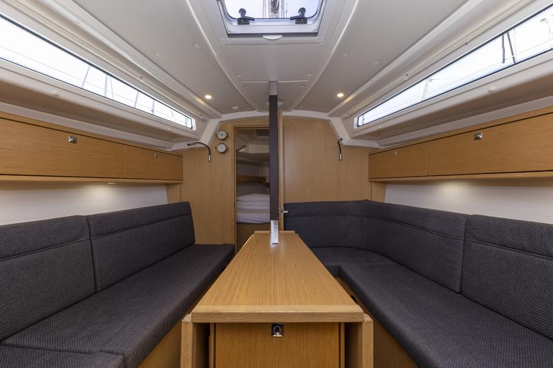 Book yachts online - sailboat - Bavaria Cruiser 34 Style - Lena - rent