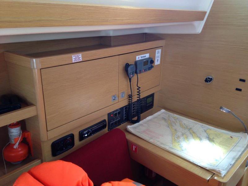 Book yachts online - sailboat - Elan 350 - Yankee - rent