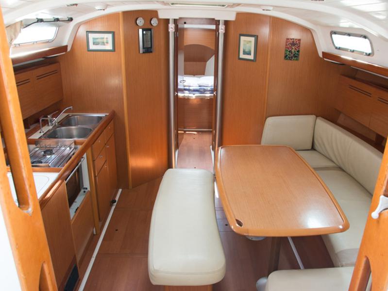 Book yachts online - sailboat - Benetau Cyclades 43,4 - ATHENA  - rent
