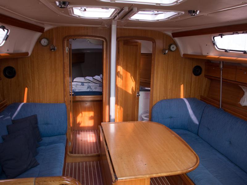 Book yachts online - sailboat - Bavaria 38 Cruiser - (1132 BG) (sails 2015) - rent
