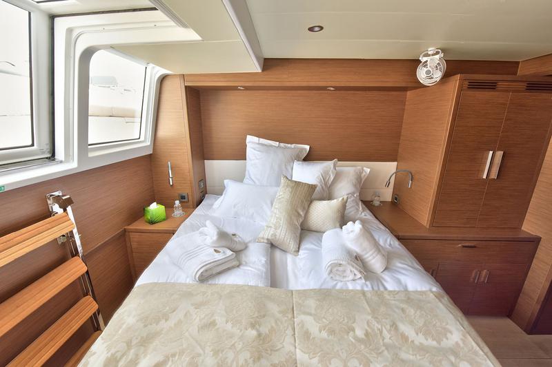 Book yachts online - catamaran - Lagoon 620 - ADRIATIC LION - rent