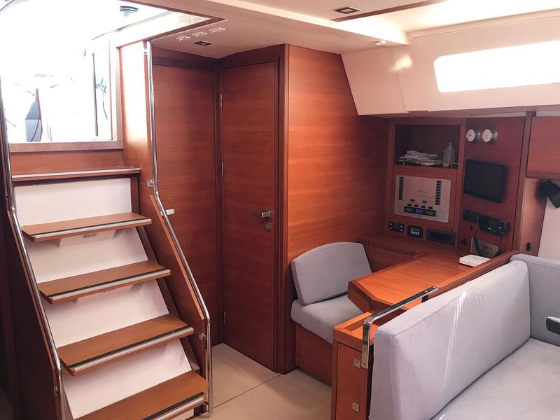 Book yachts online - sailboat - More 55 - MORE GREY - rent