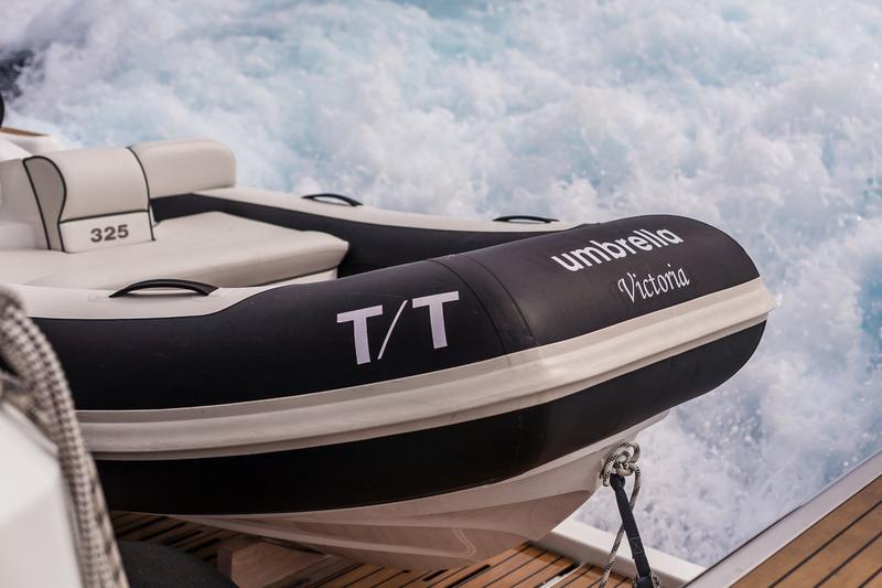 Book yachts online - powercatamaran - Fountaine Pajot 44 - UMBRELLA VICTORIA - rent