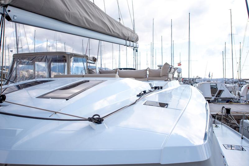 Book yachts online - catamaran - Fountaine Pajot Elba 45 - MALI HAVANA - rent