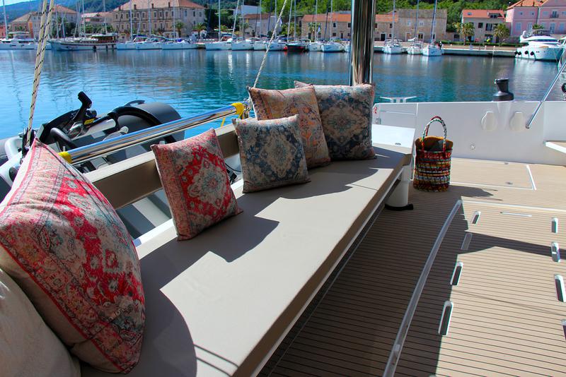 Book yachts online - catamaran - Bali 5.4. - NAMASTE OF BALI - rent