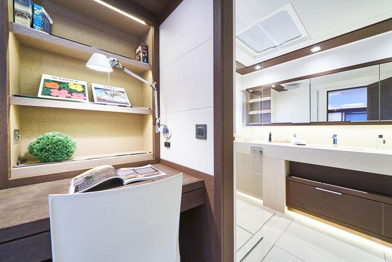 Book yachts online - catamaran - Lagoon Seventy 7 - ADRIATIC DRAGON - rent