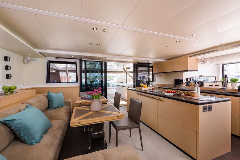 Book yachts online - catamaran - Lagoon 620 - OPAL - rent