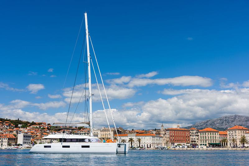 Book yachts online - catamaran - Lagoon 620 - OPAL - rent